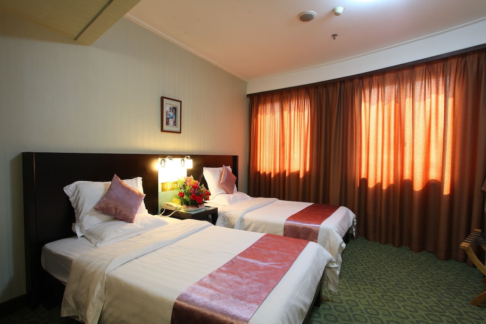 Xinhua Hotel 22/63