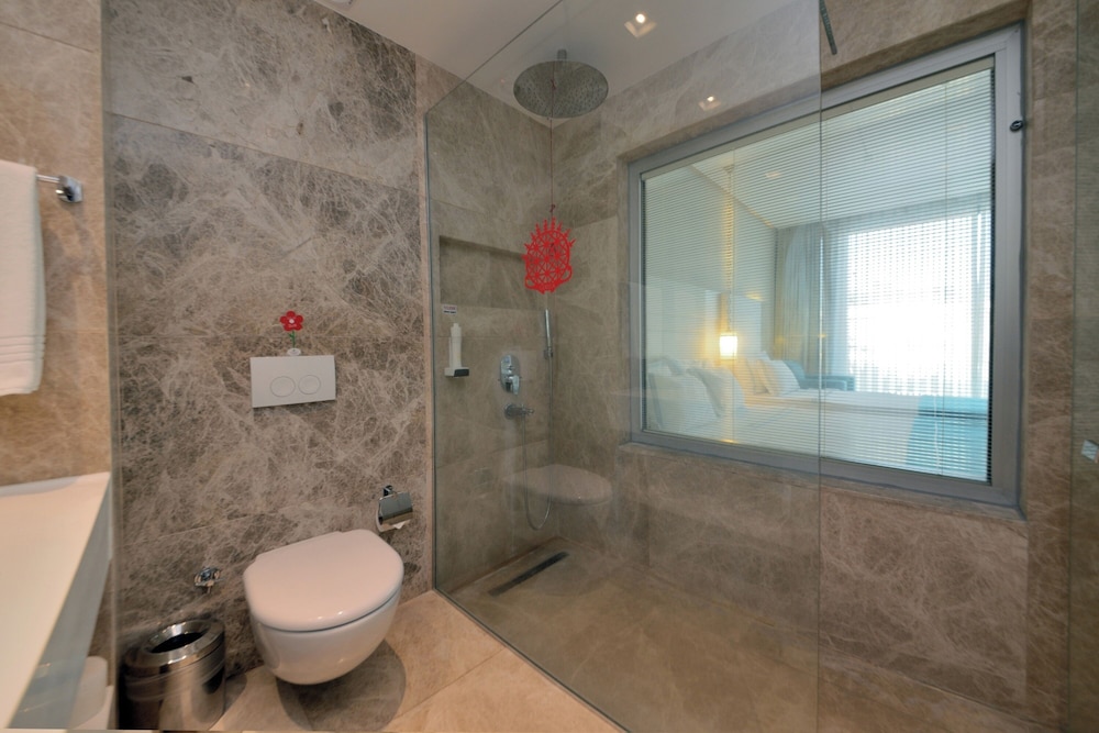 Lugga Boutique Hotel and Beach 40/43
