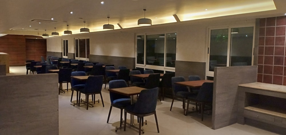 Cosmique Clarks Inn Suites Goa 38/48