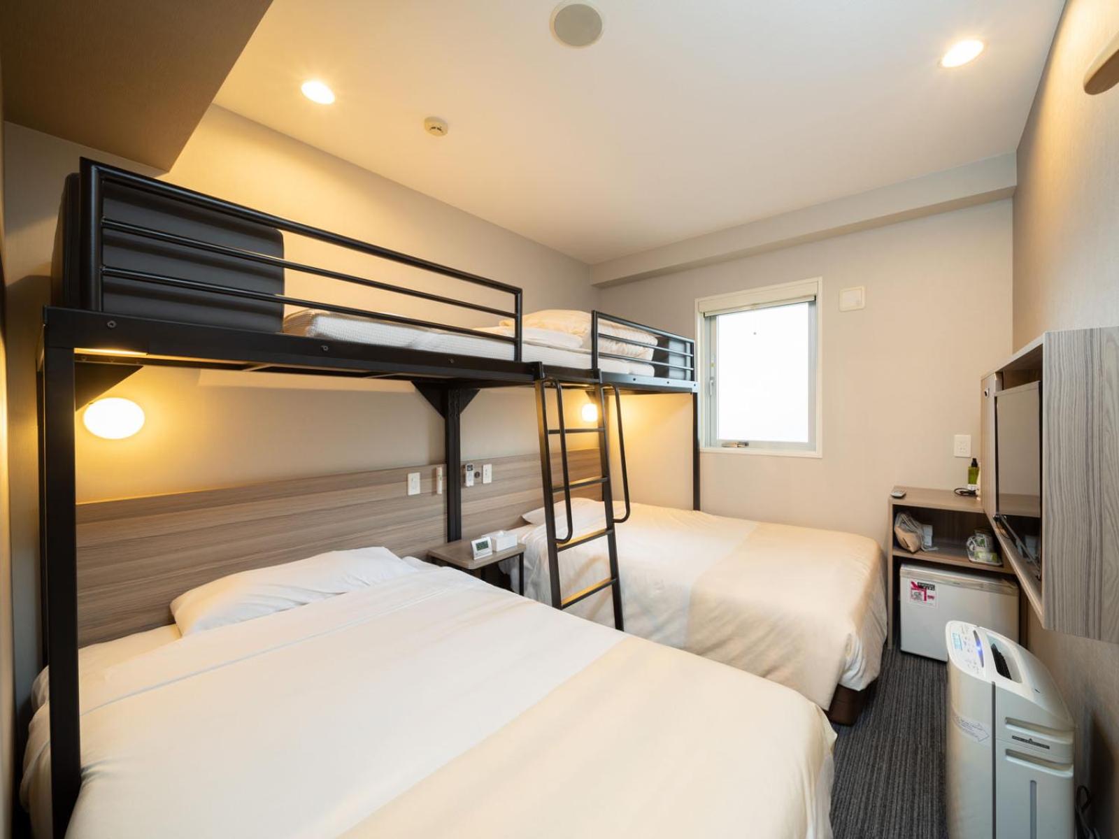 ROOM, TRIPLE