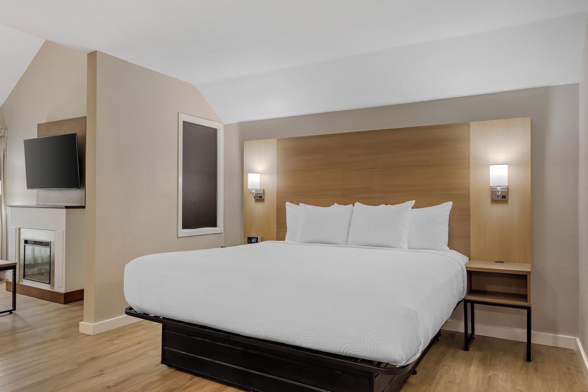 Efficiency, Suite, Multiple Beds