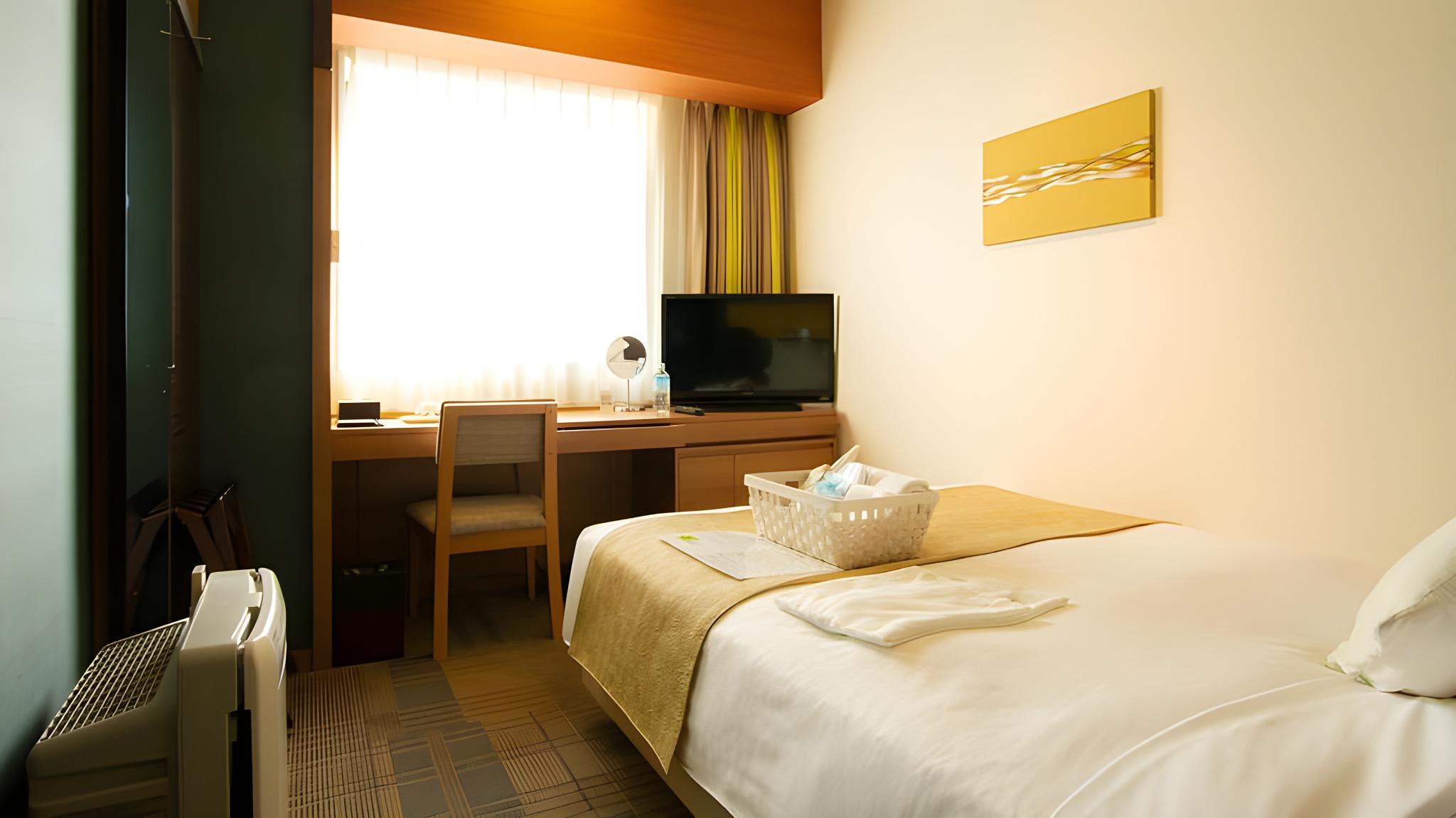 Female Dorm, Female Only, Single