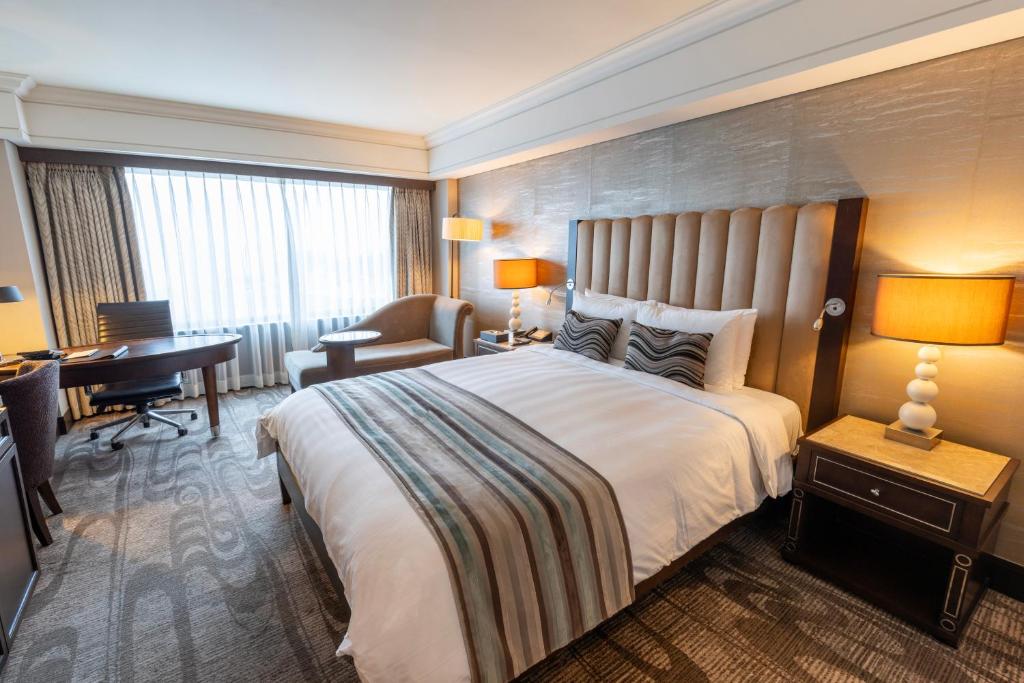 Junior Suite, King Bed
