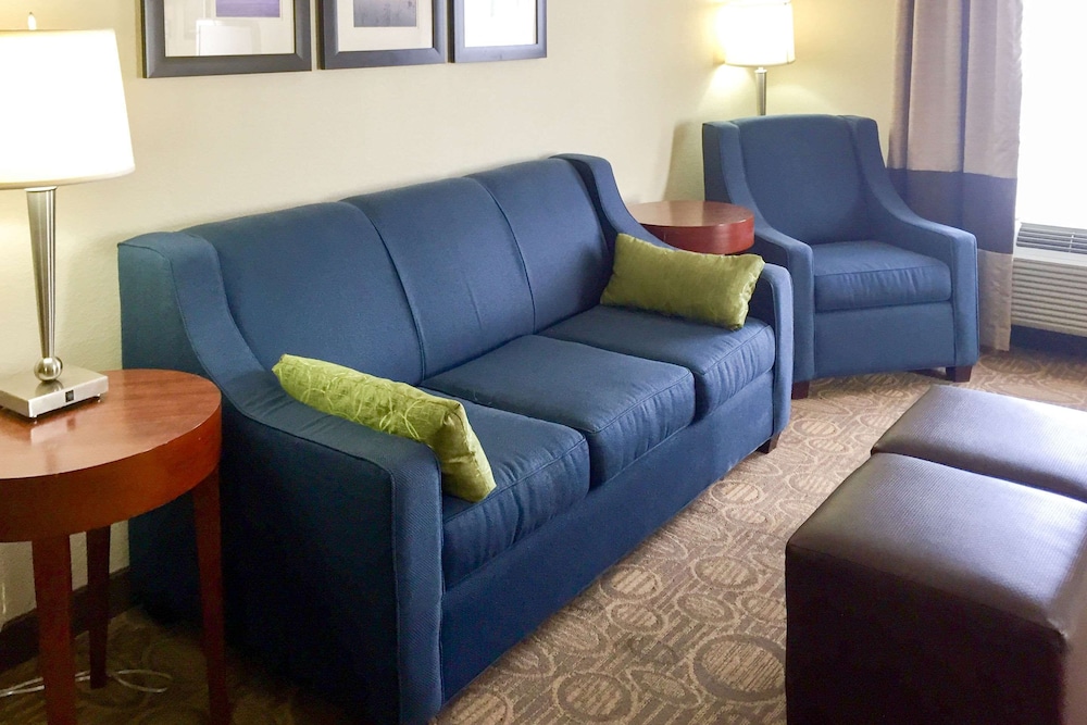 Comfort Suites Regency Park 22/34
