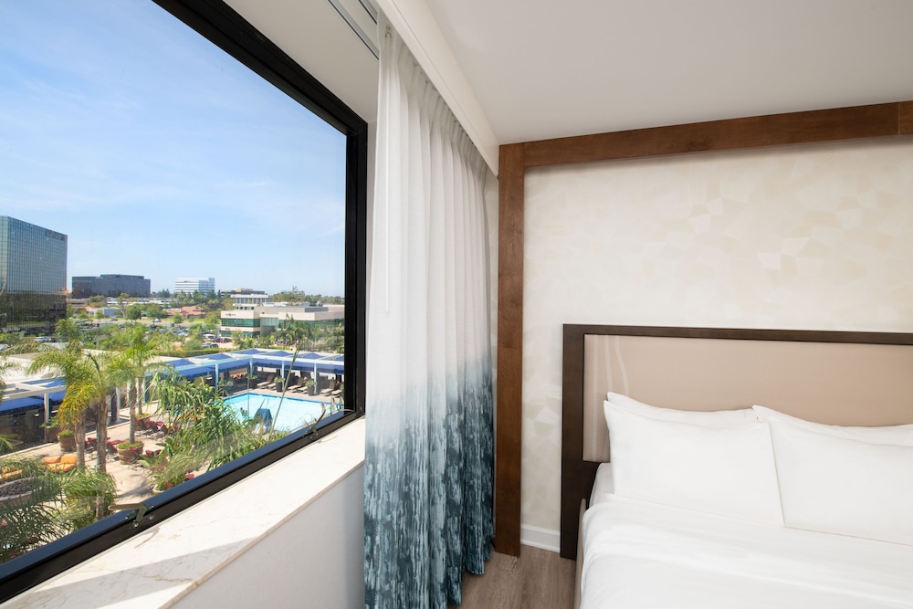 Renaissance Newport Beach Hotel 16/51