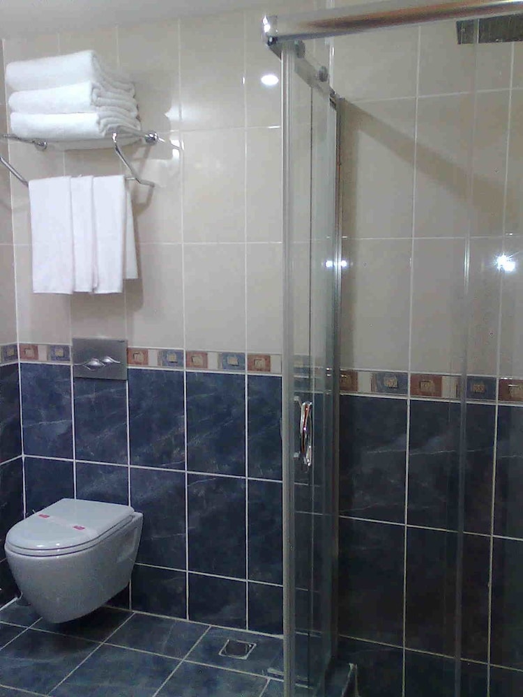 TUGRA HOTEL 13/65