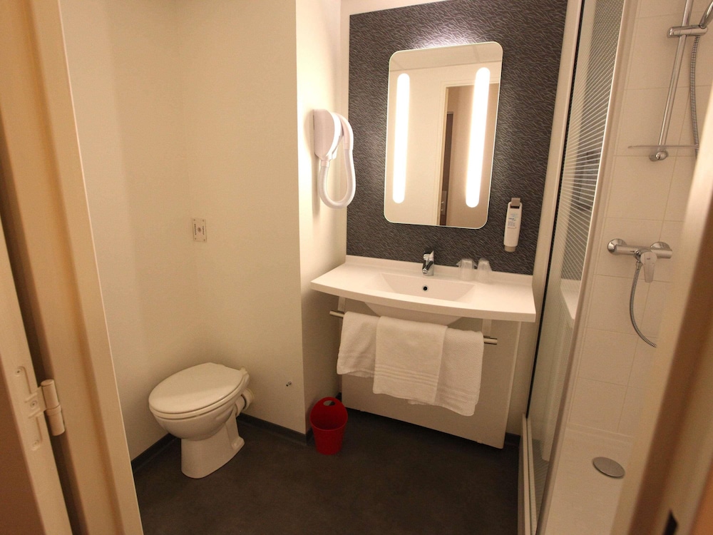 Ibis Aurillac 58/63