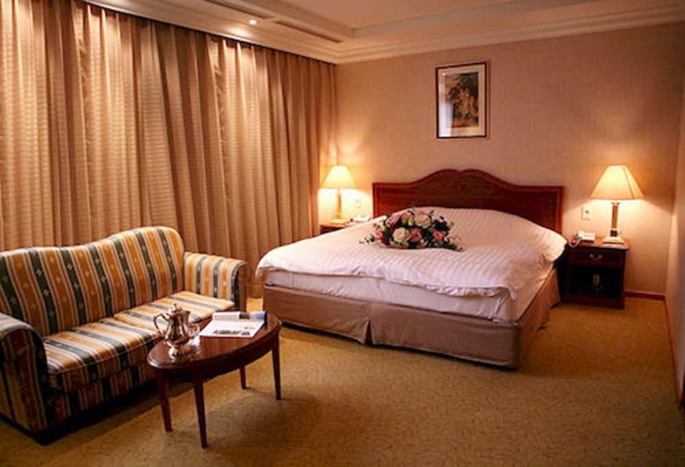 Onyang Hot Spring Hotel 8/42