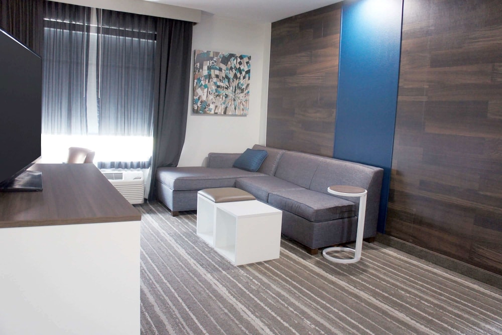La Quinta Inn Suites By Wyndham Owasso 11/44