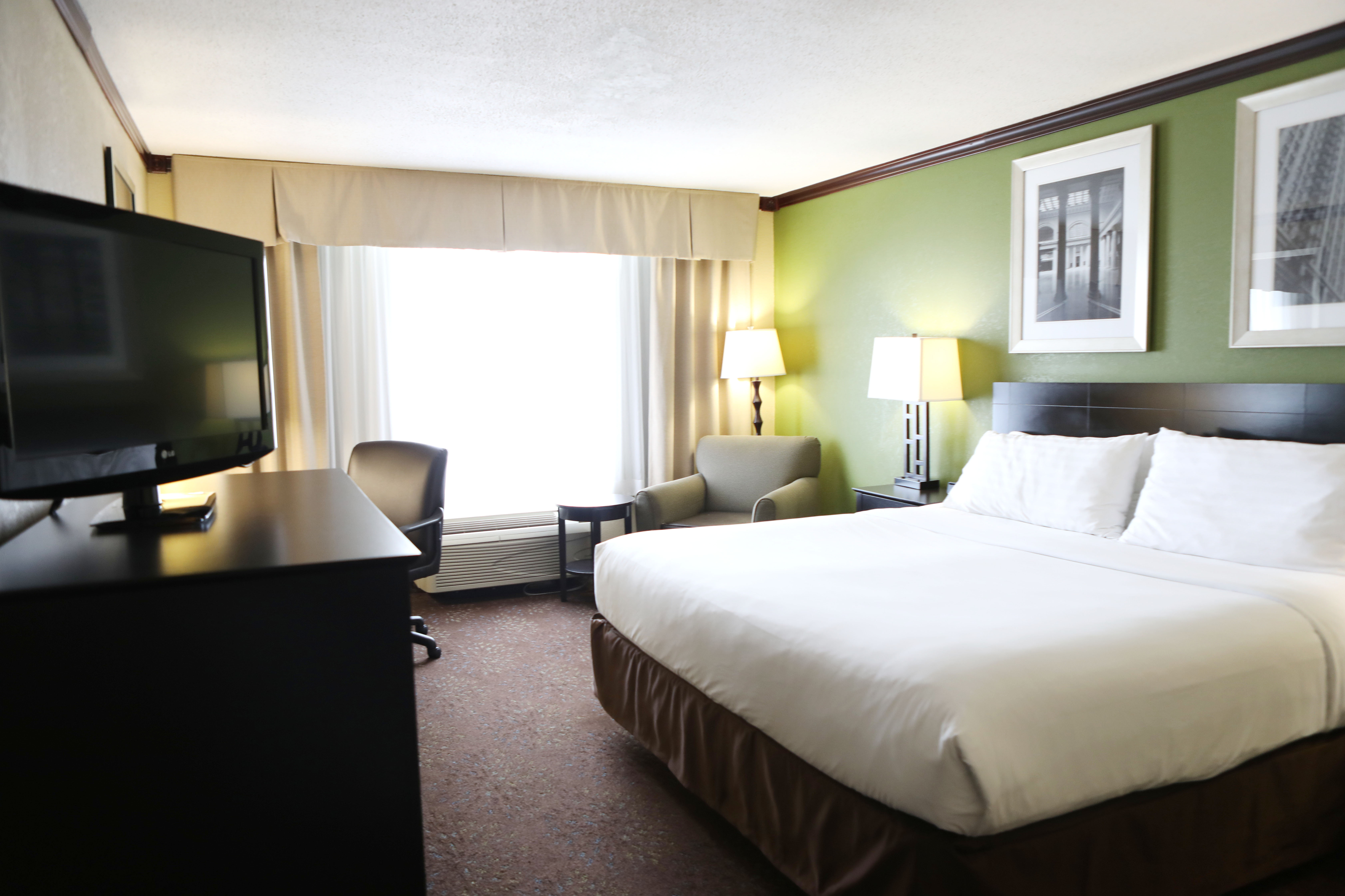 HOLIDAY INN CHICAGO OAKBROOK 16/63