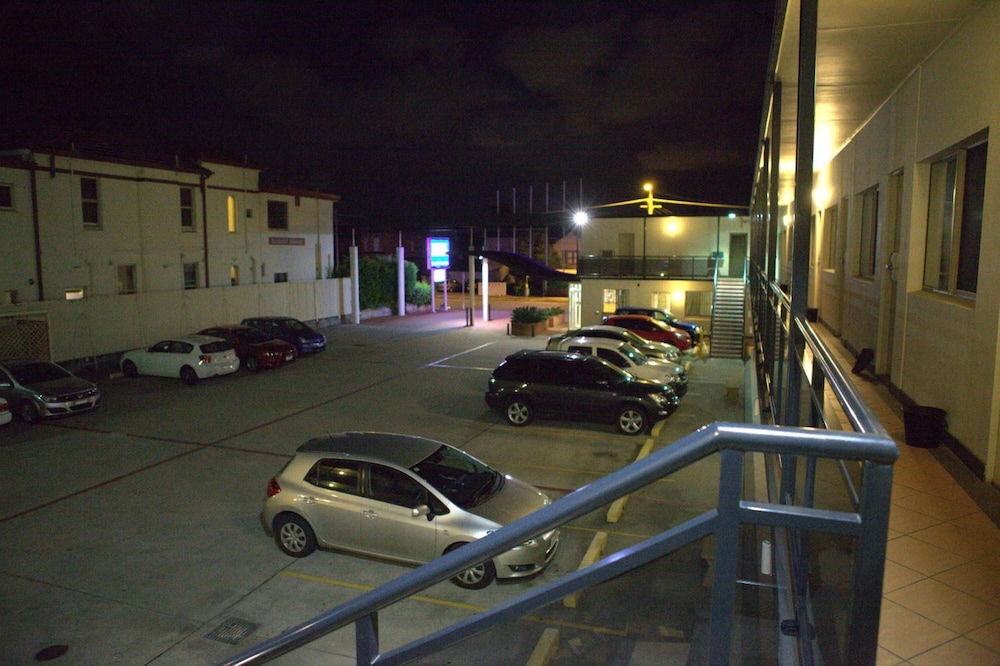Westside Motor Inn 46/57