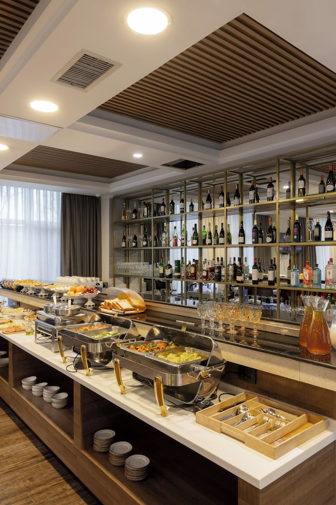 Mountain View Residence Hotel 47/58