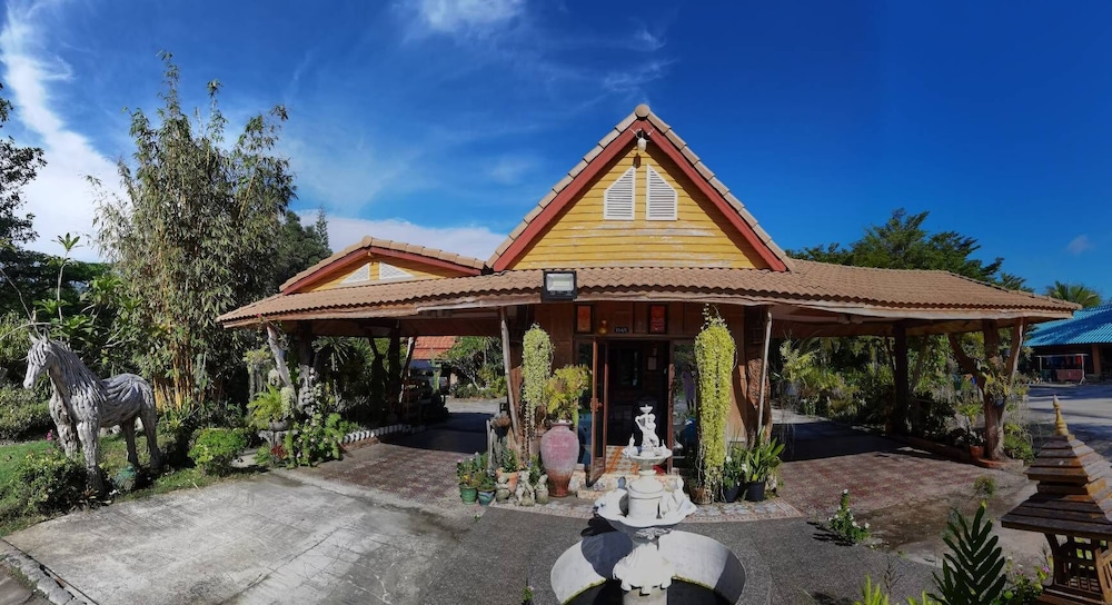Wangnamkhao Resort 10/63