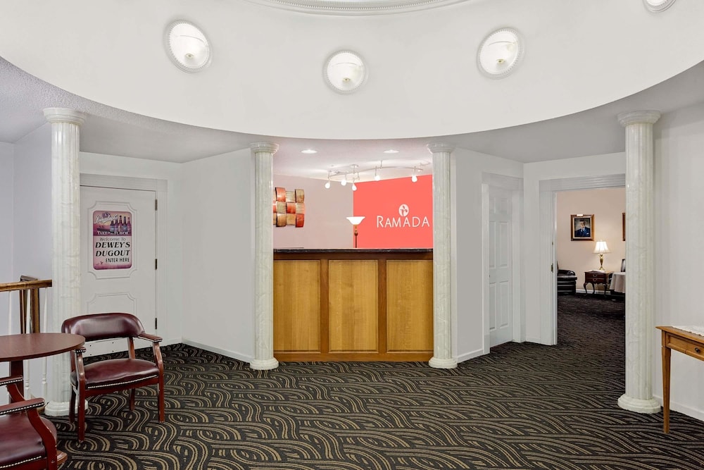 Ramada by Wyndham Richland Center 7/52