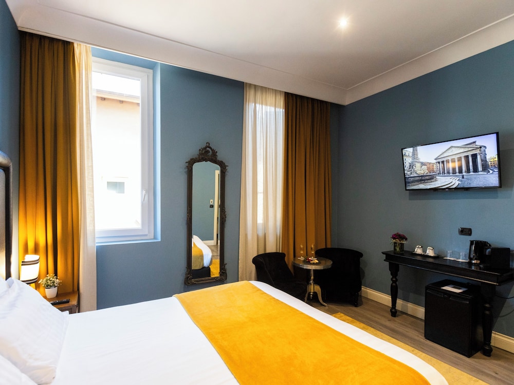 DELUXE, DOUBLE BED, CITY VIEW