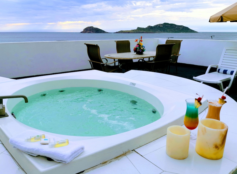 Coral Island Hotel and Spa 59/70