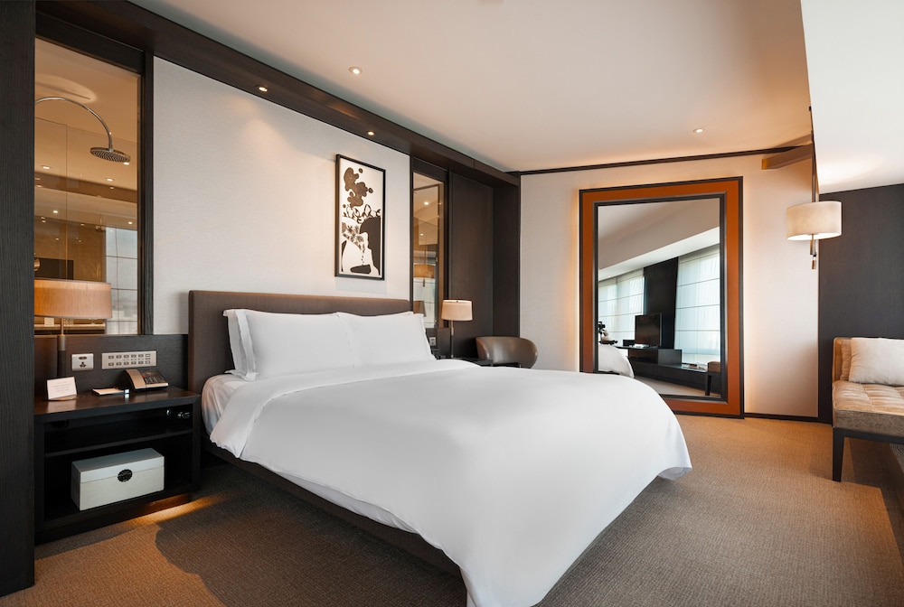 GRAND DELUXE ROOM