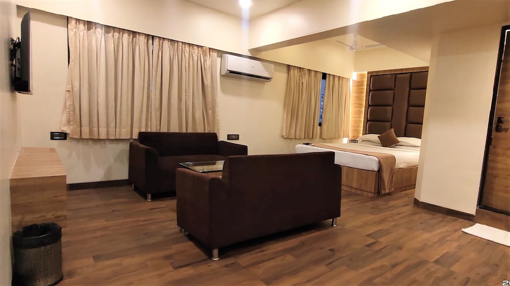 HOTEL HERITAGE DAKSHIN 3/50