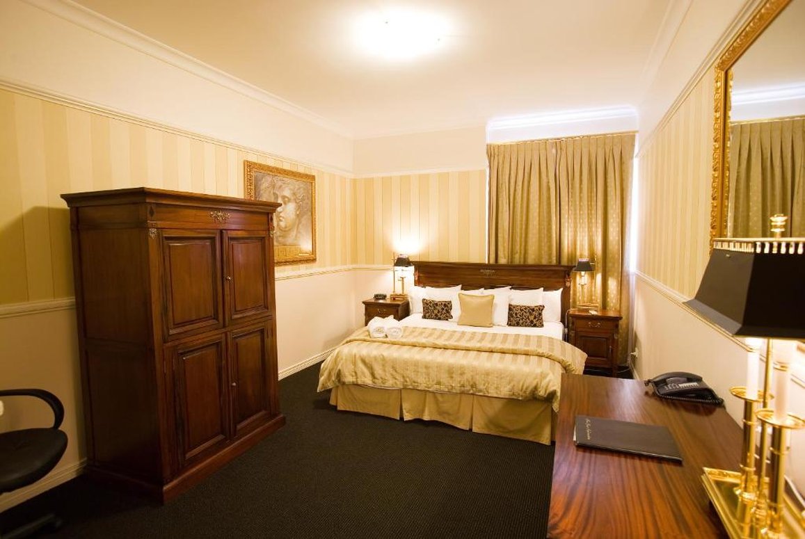Spa, Suite, King Bed