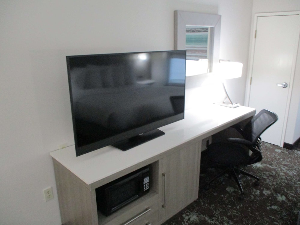 Best Western Worlds Of Fun Inn & Suites 38/41