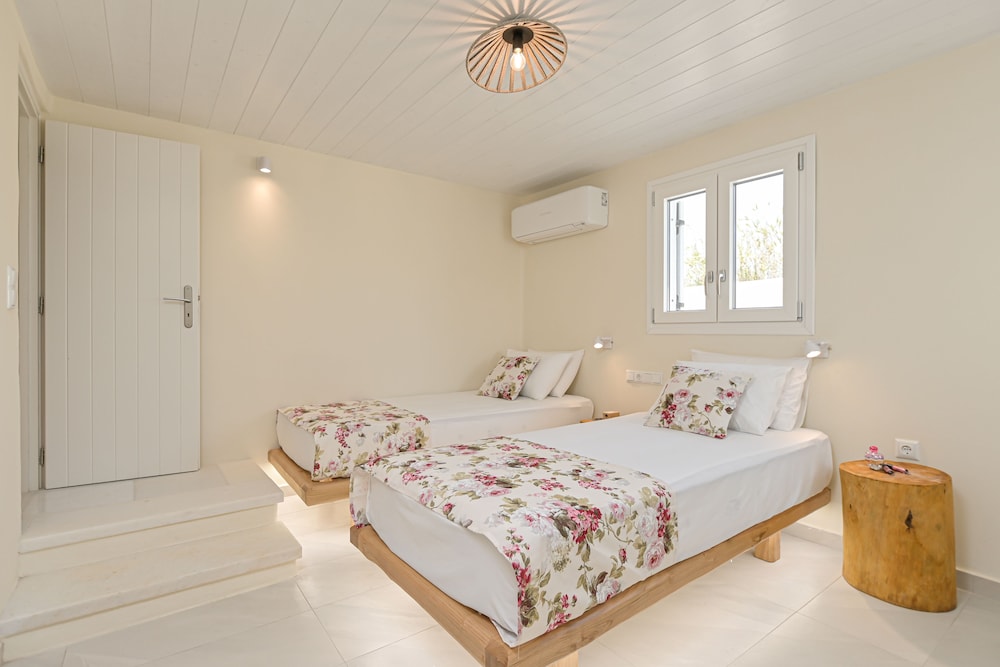 Naxian Queen Luxury Villas And Suites 19/77