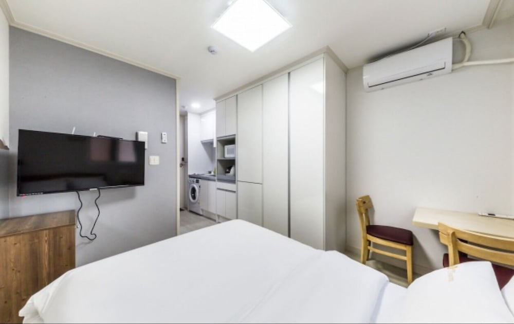 Js Hotel 12/38
