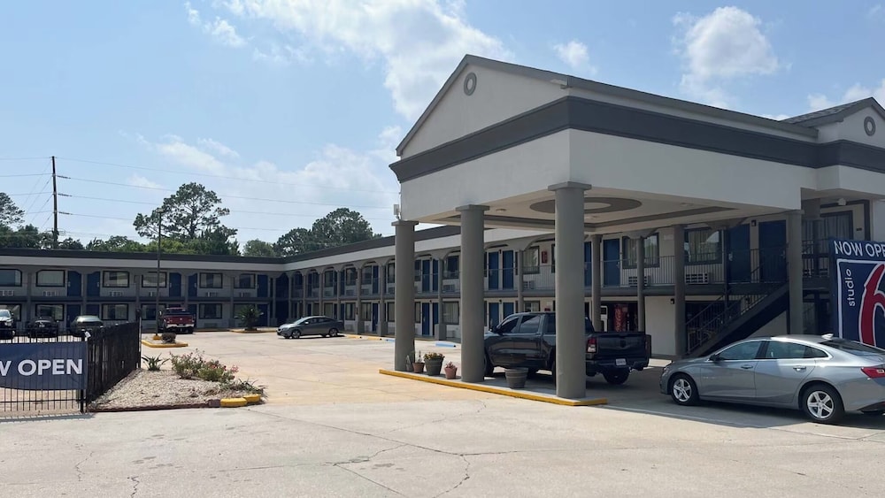 Studio6 Suites Opelousas, LA 39/55