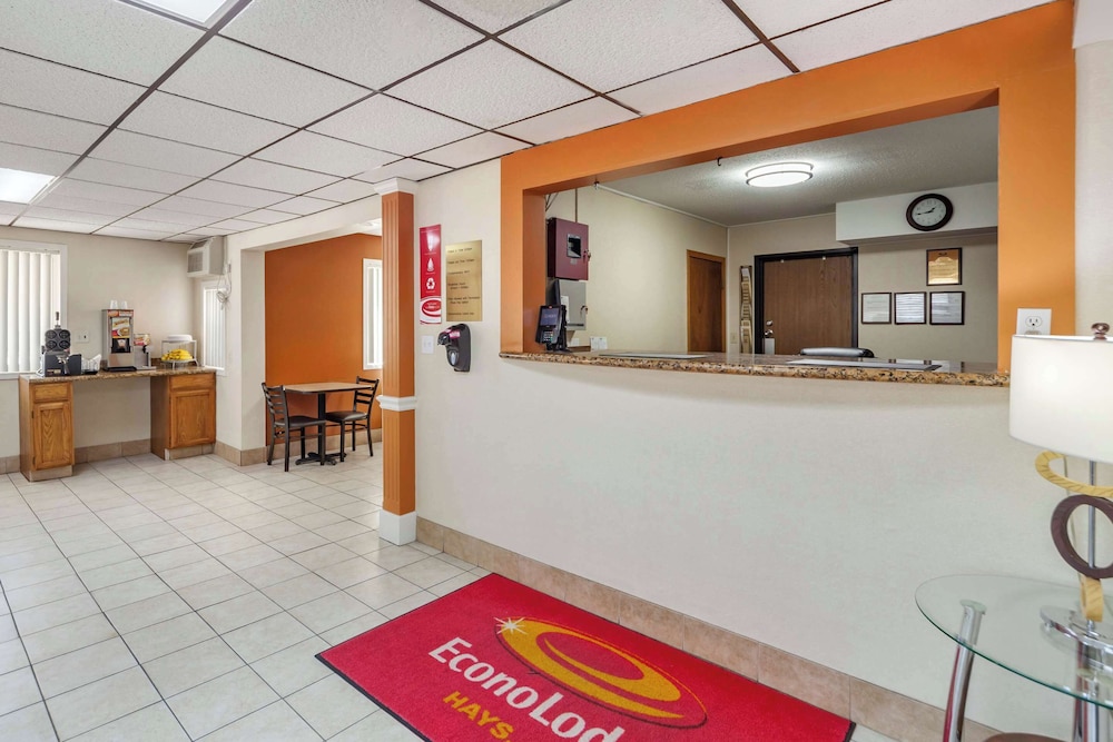 Econo Lodge Hays I-70 8/54