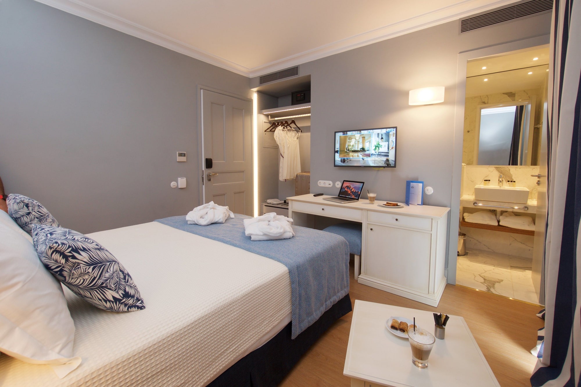 DOUBLE ROOM CLASSIC (RA)