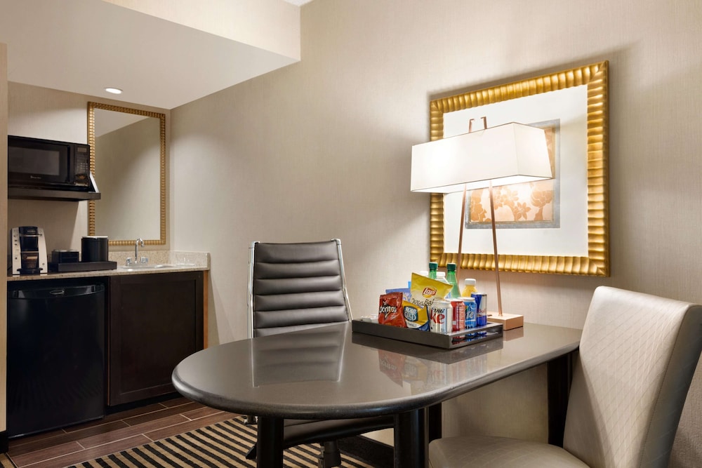 Embassy Suites by Hilton Piscataway Somerset 45/59