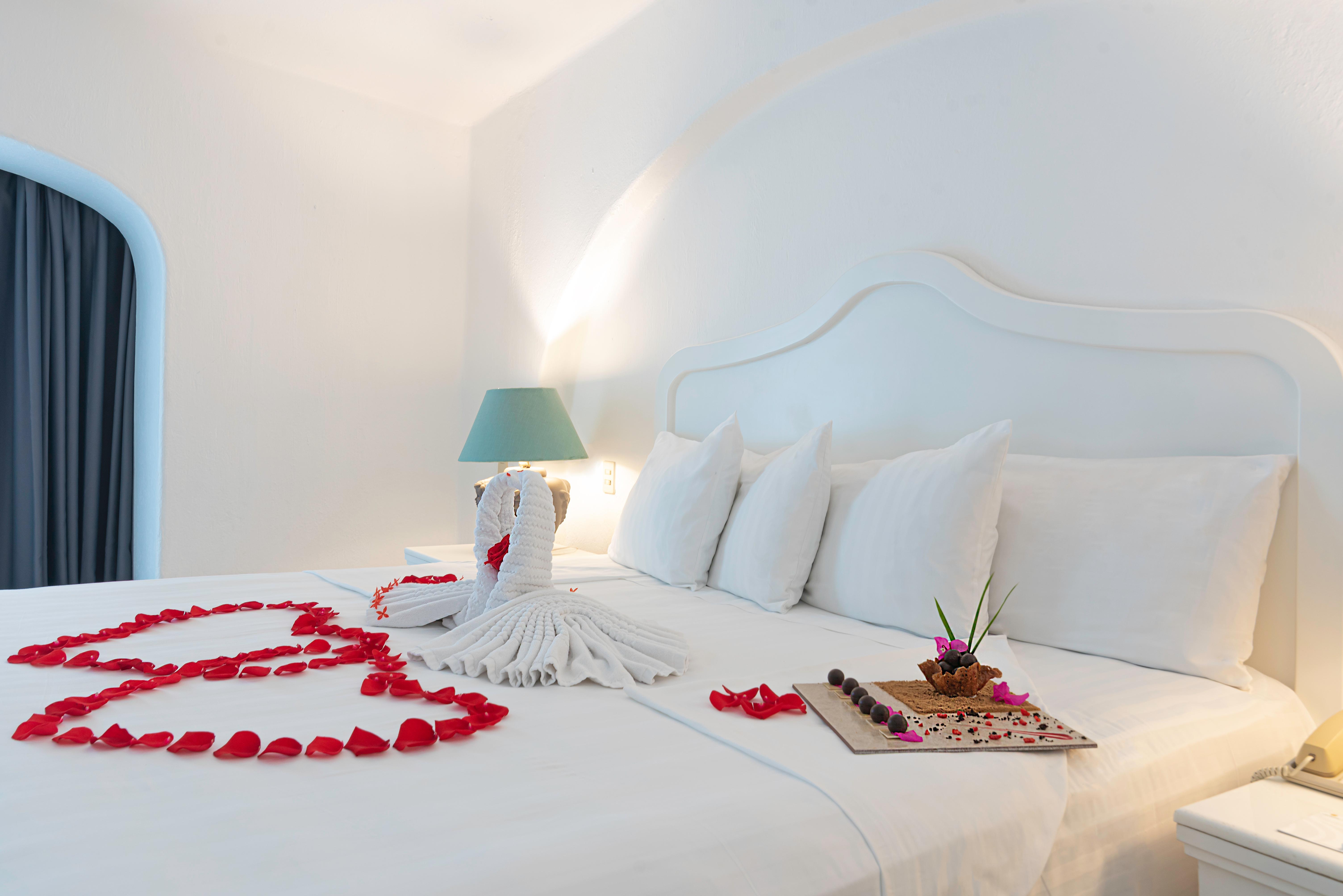 Junior Suite, Double Bed, Partial Sea View