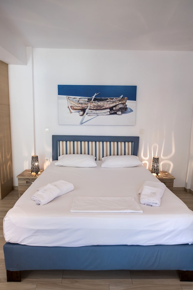 Ilianthos Apartments And Studios 6/50