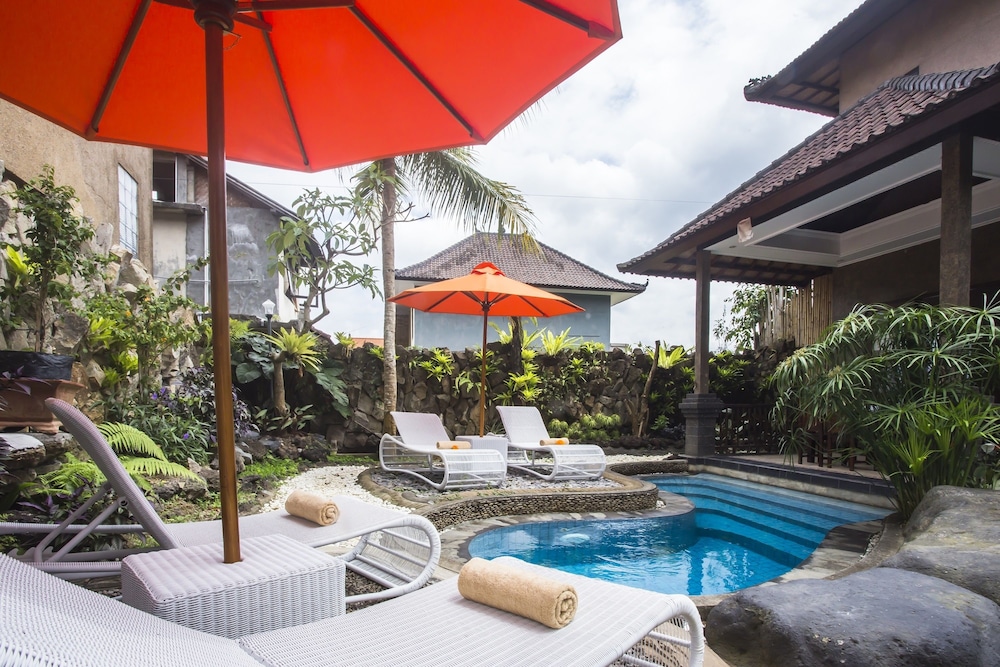 Capung Cottage 11/25