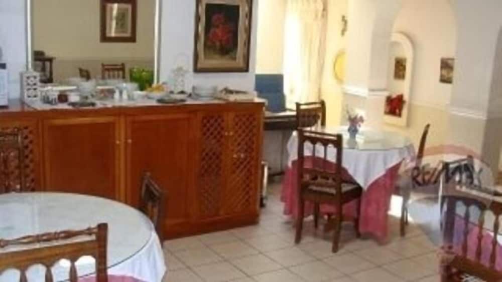 Bay Tree Guest House 20/28