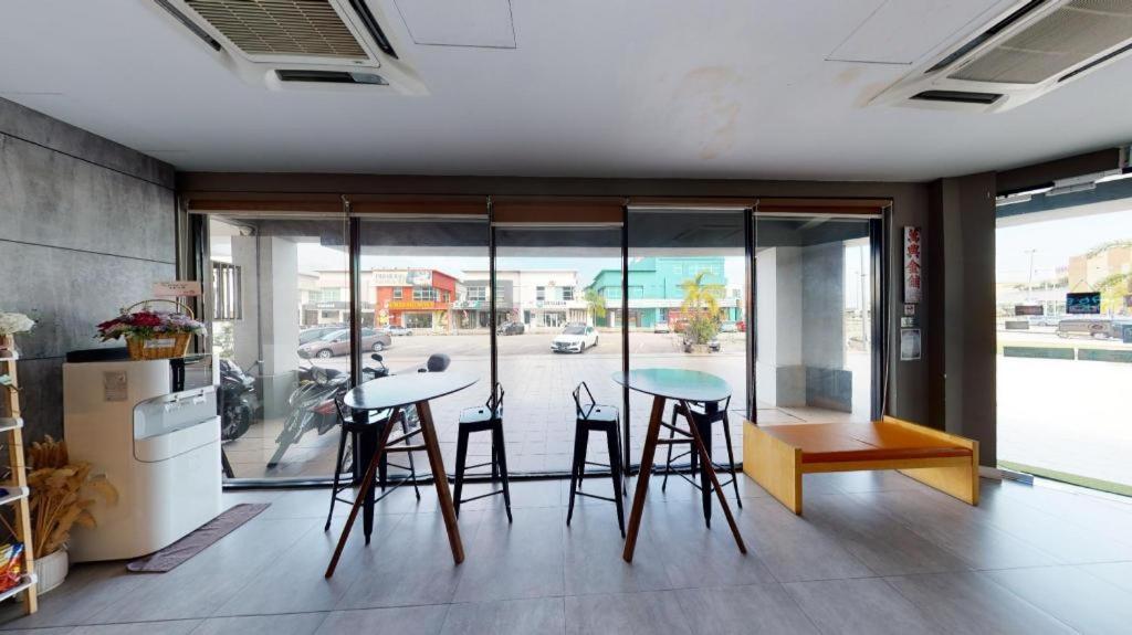 96 Boutique Hotel 33/38