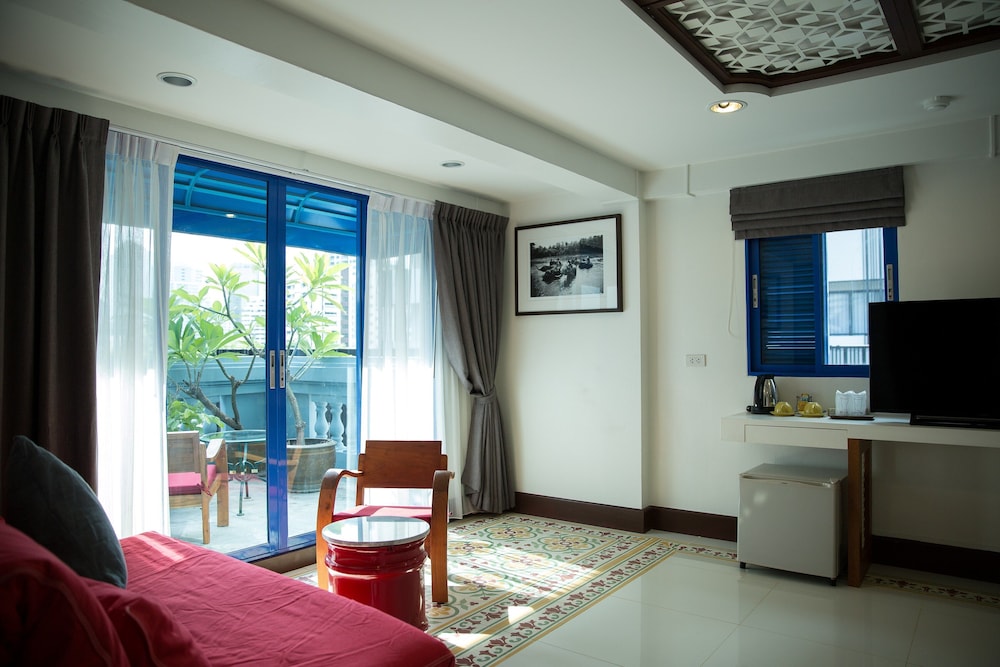Nandha Hotel 56/71