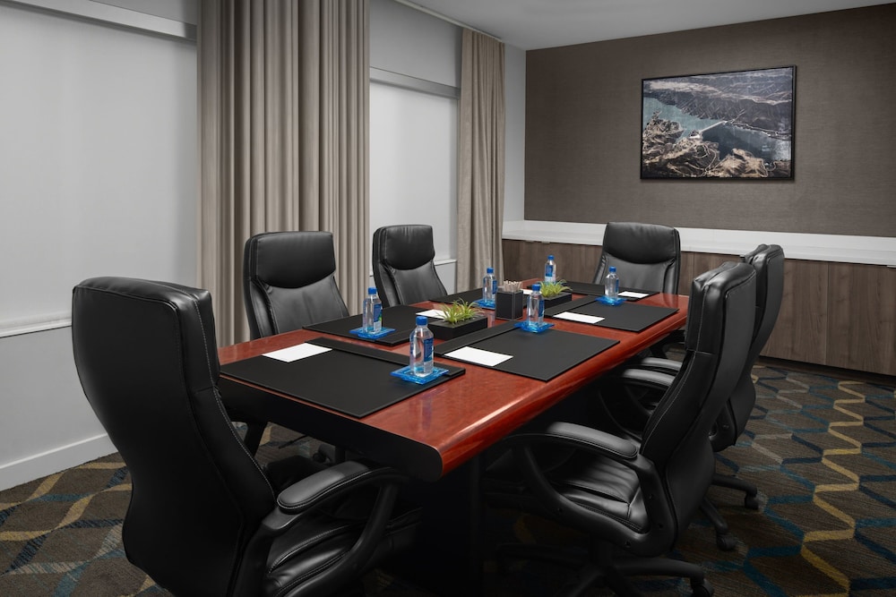 Residence Inn By Marriott Santa Clarita Valencia 53/61