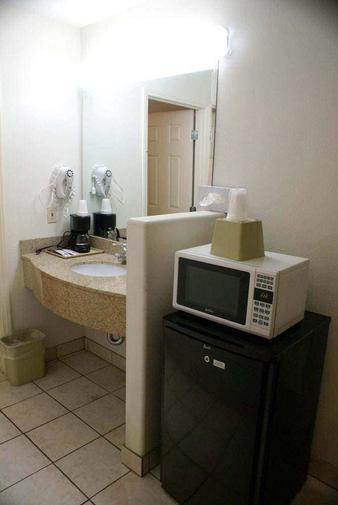 Colony Inn Buena Park 52/64