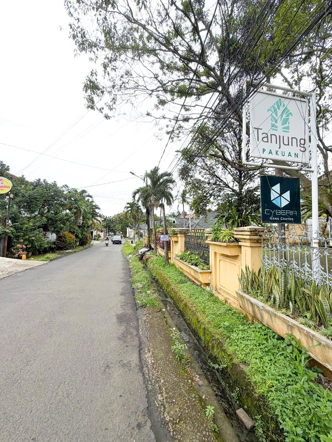 OYO 1329 Tanjung Pakuan 32/35