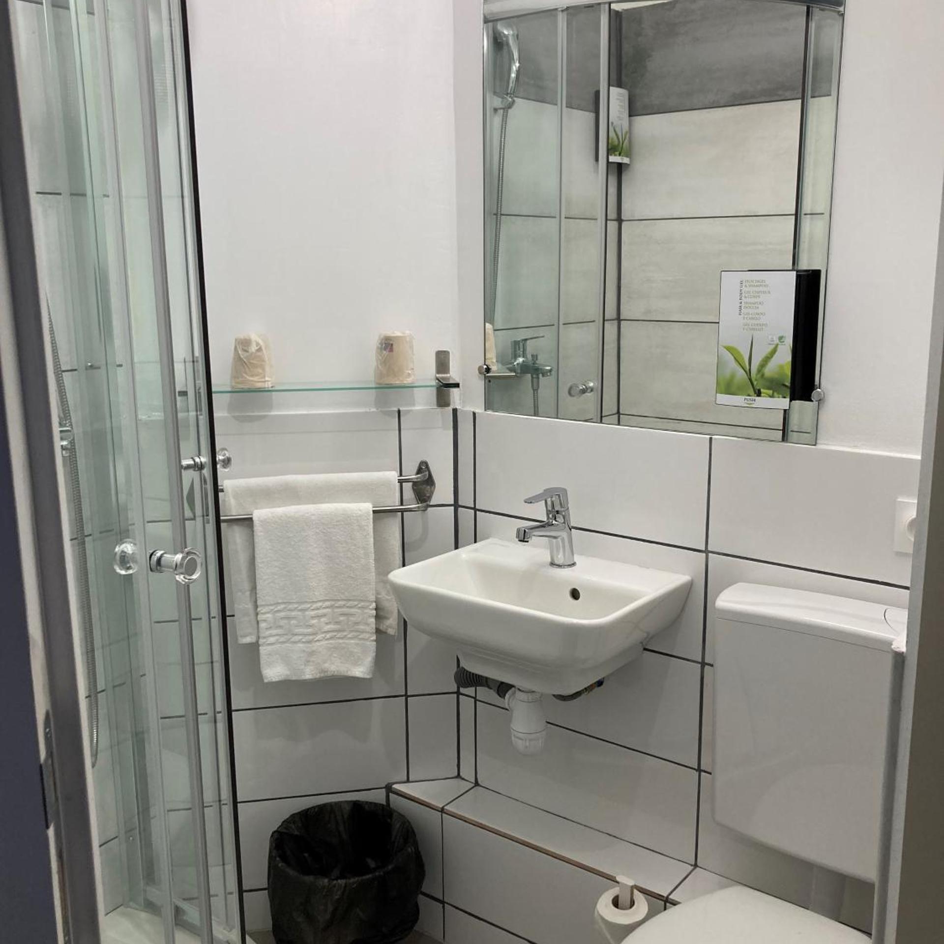 غرفة كومفورت رباعية، Good Hotel Marseille Aubagne 8/9