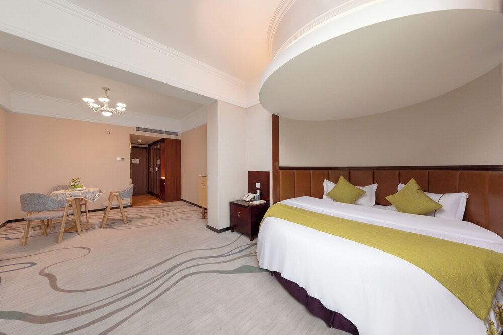 Haijun Hotel 12/50