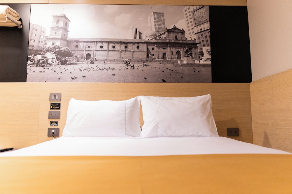 Hotel Ciudad Solar 24/50