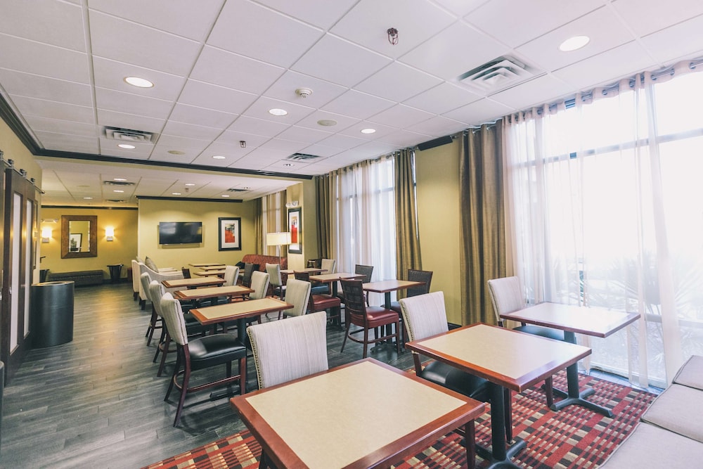 Hampton Inn Tallahassee Central 35/46