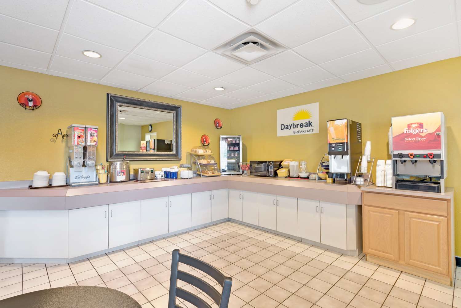 Motel 6 Coraopolis PA Pittsburgh Airport 18/24