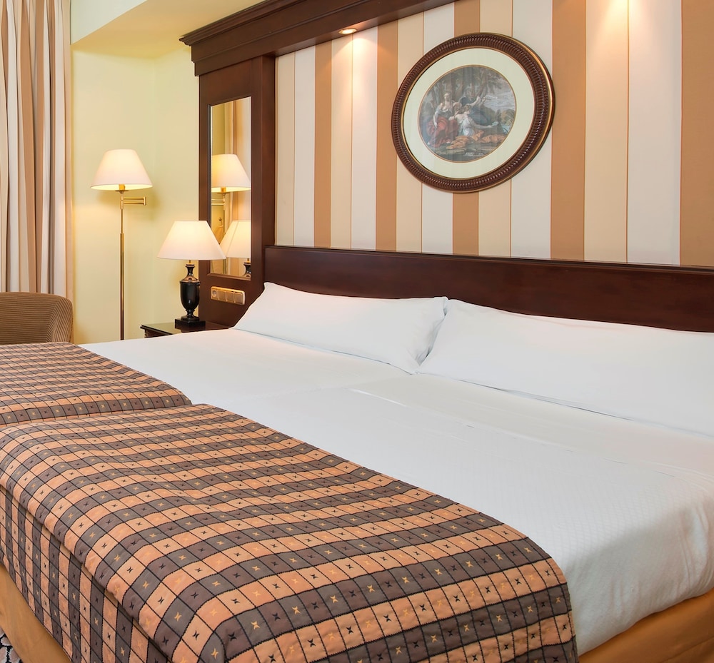 Melia Madrid Barajas 26/75