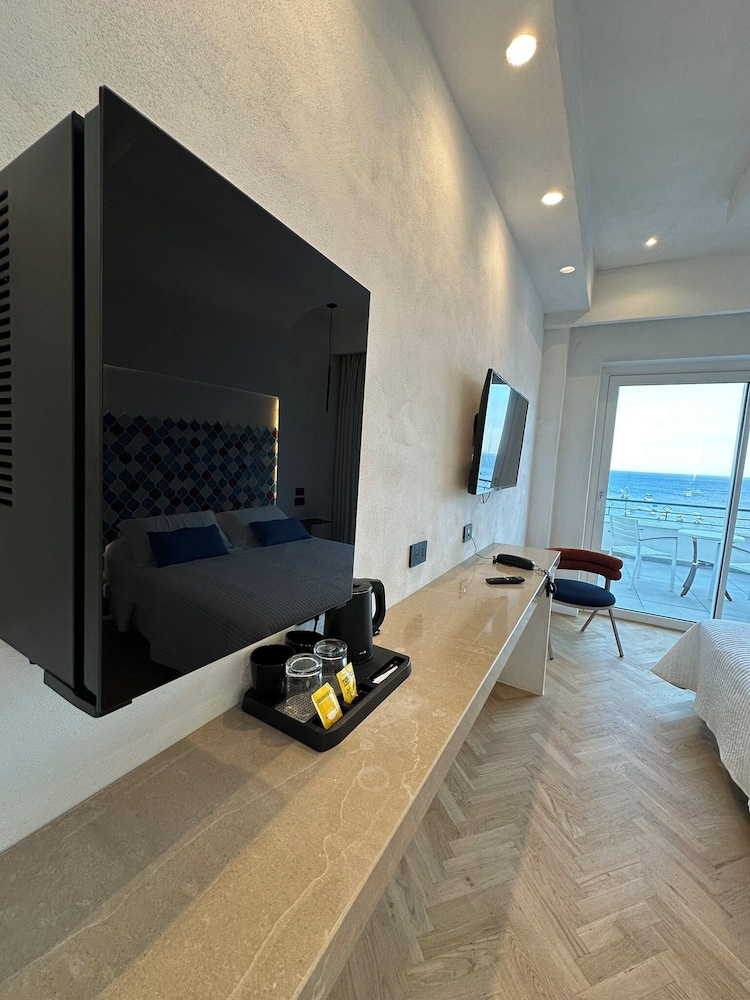 Punta Campanella Resort And Spa 65/71