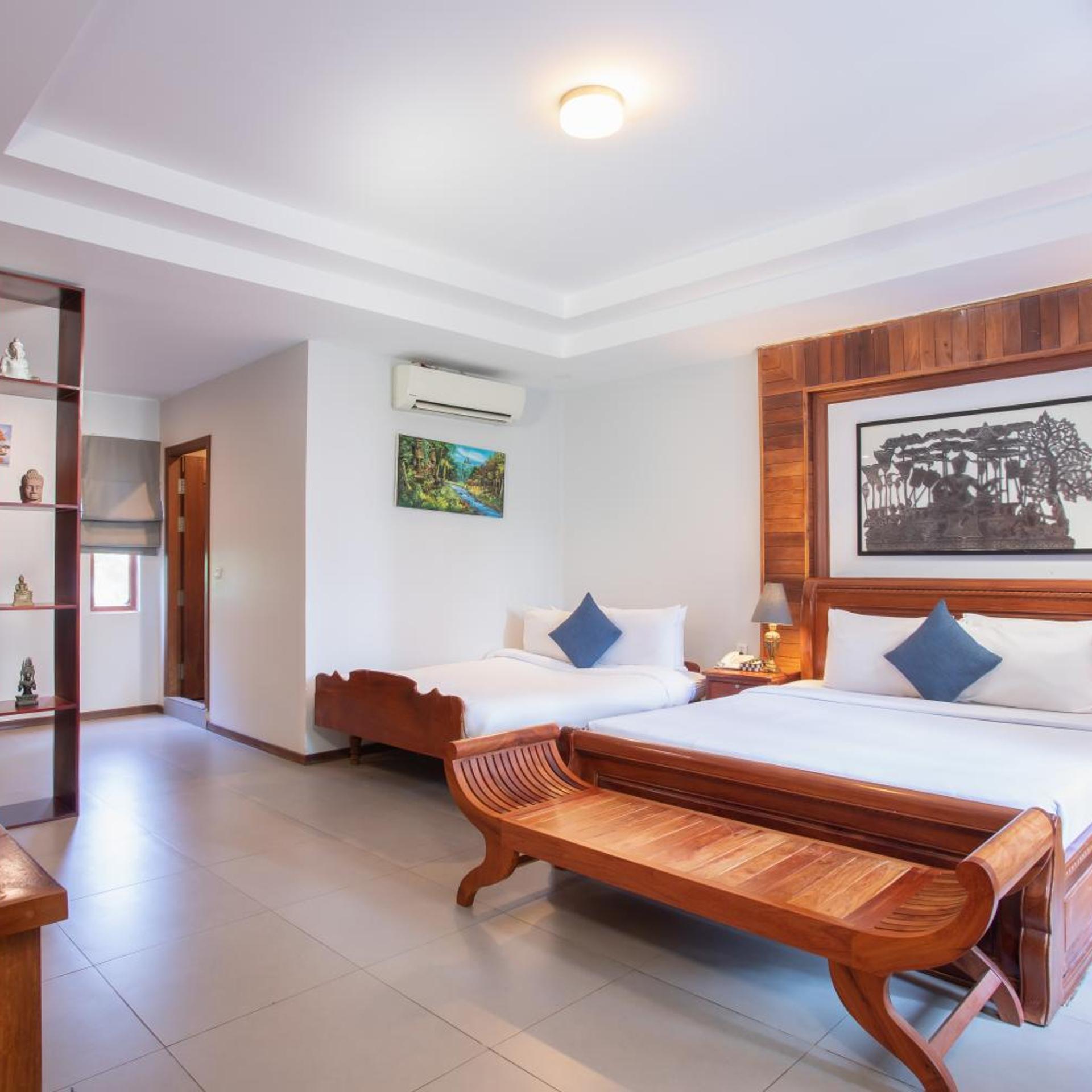 Deluxe, Twin Beds, Pool Access