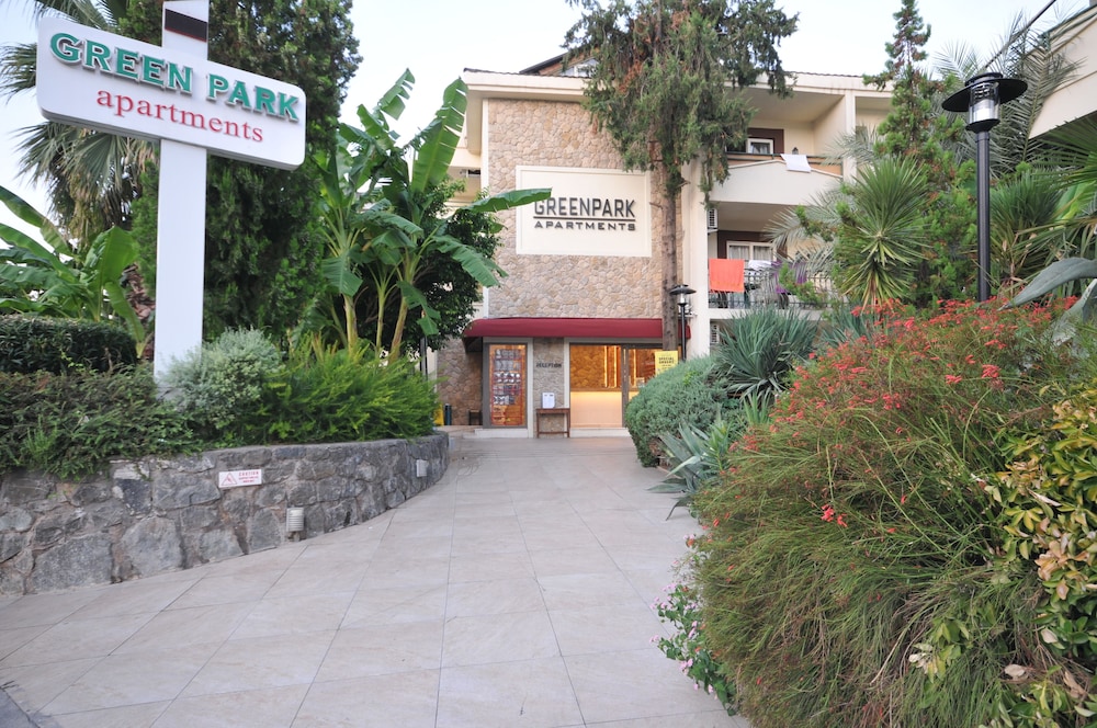 Greenpark Apartments 45/49
