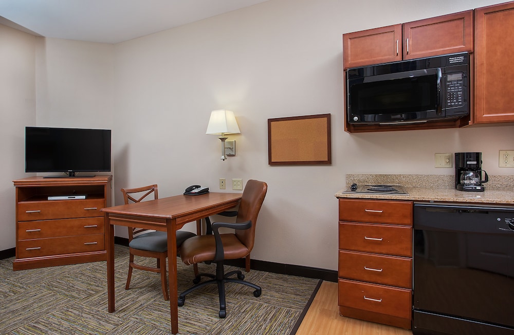 Candlewood Suites Tuscaloosa 62/77