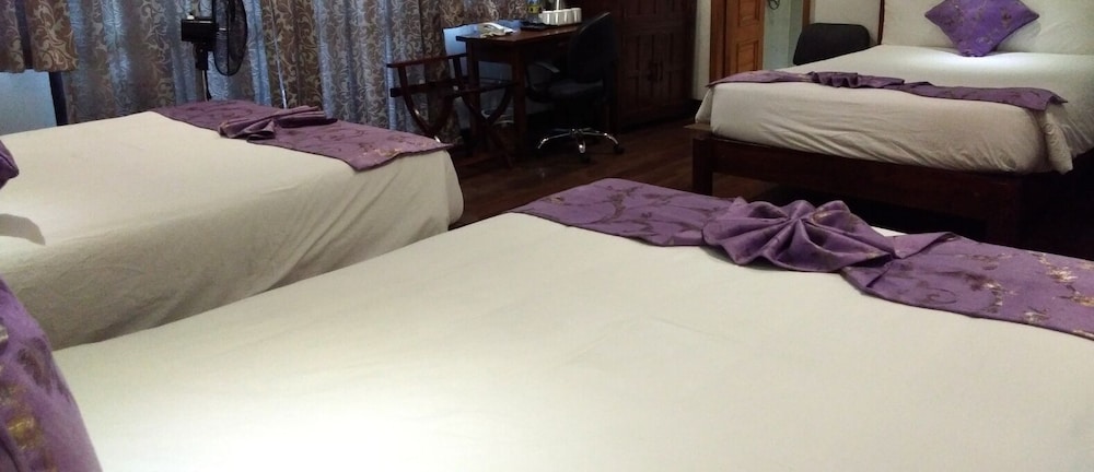 Safari Lodge Baguio By Log Cabin Hotel 24/76